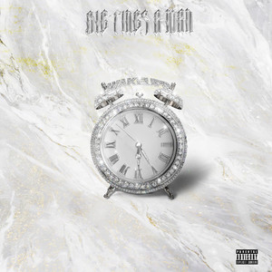 大胸美女脱㊙️露小奶头视频
